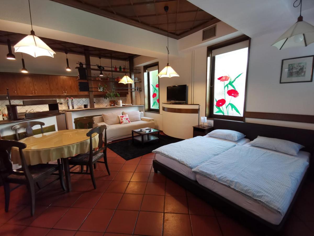 Apartmaji Mak Есенице Экстерьер фото